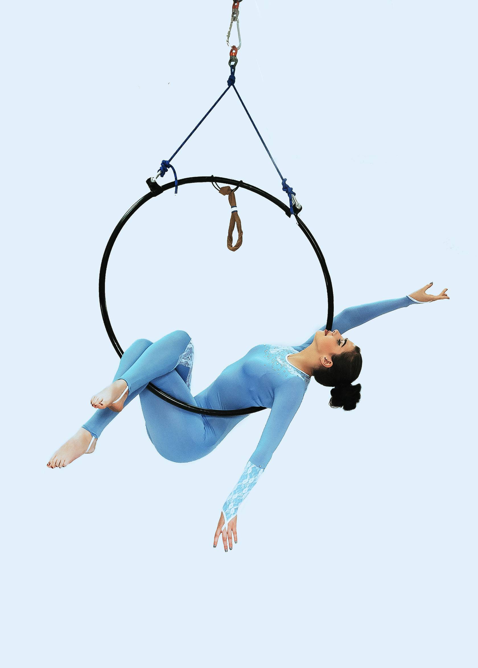 Воздушное кольцо (aerial hoop) для гимнастики. элементы воздушной гимнастики