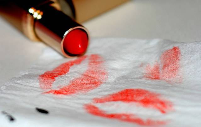 отпечаток помады