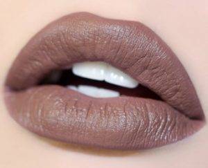 коричневые губы