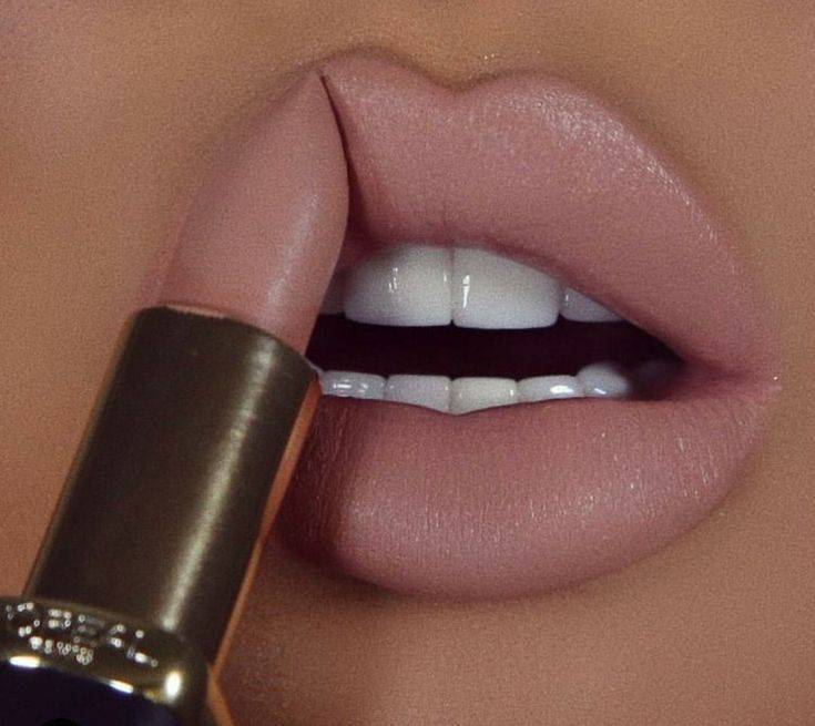 пухлые губы