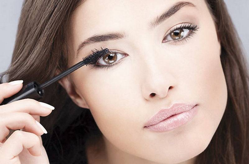 Естественный макияж для карих глаз: как сделать пошагово