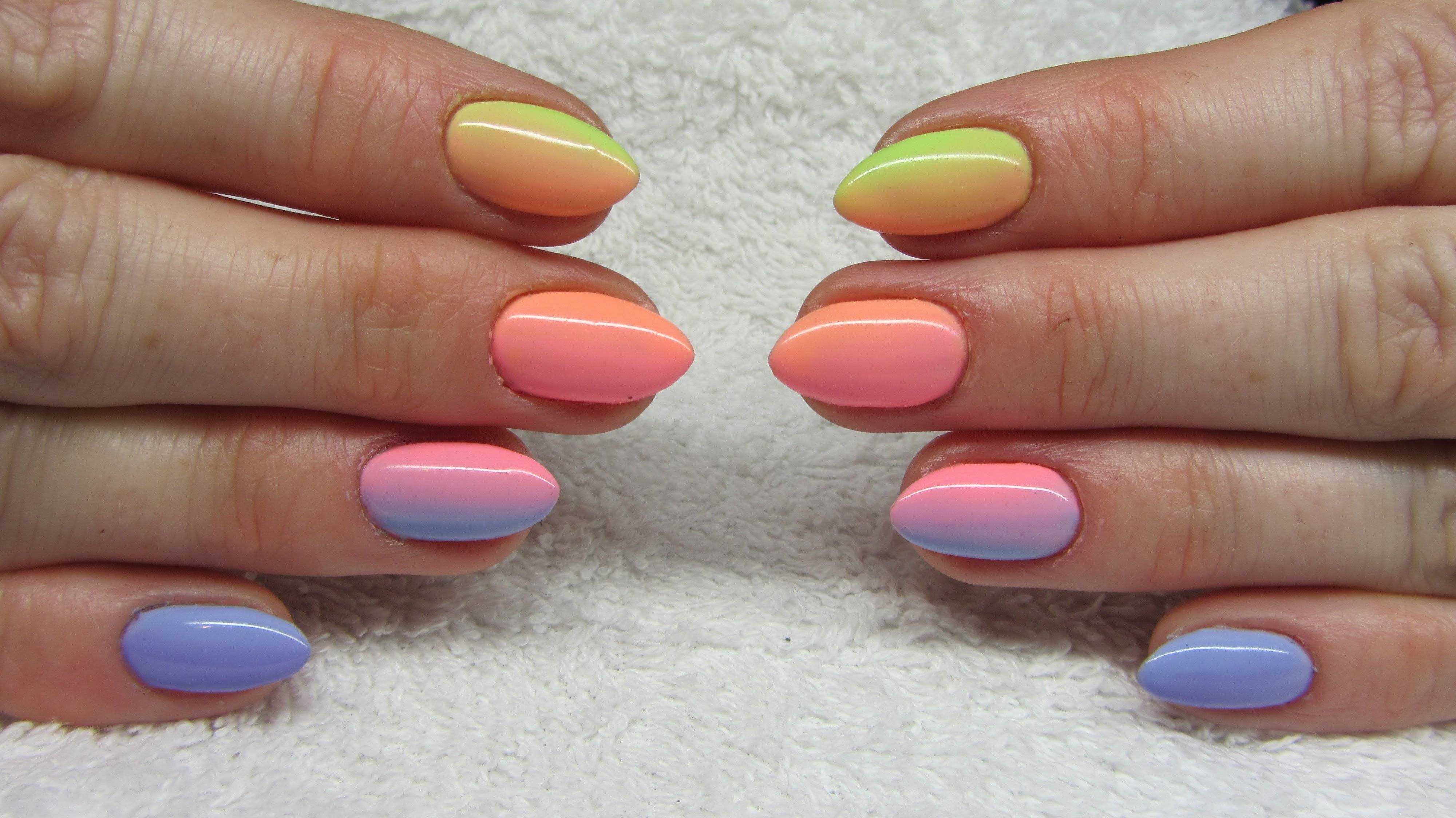 Как накрасить ногти двумя цветами: варианты, дизайн (фото, видео)