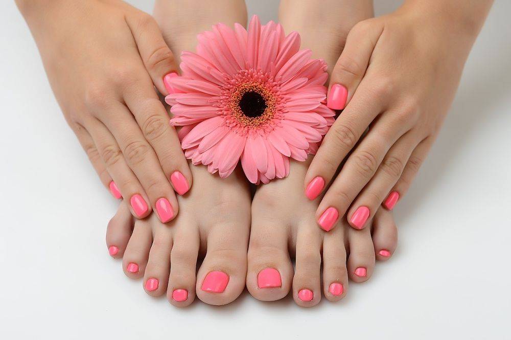 Новое гибридное покрытие shellac – это великолепный маникюр и педикюр, который сохраняет целостность, цвет, блеск долгое время.
