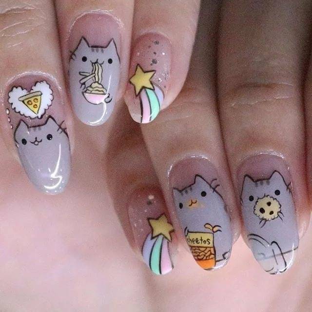 Хрустальные лебеди и праздничные котики: самые милые персонажи для детского новогоднего маникюра
