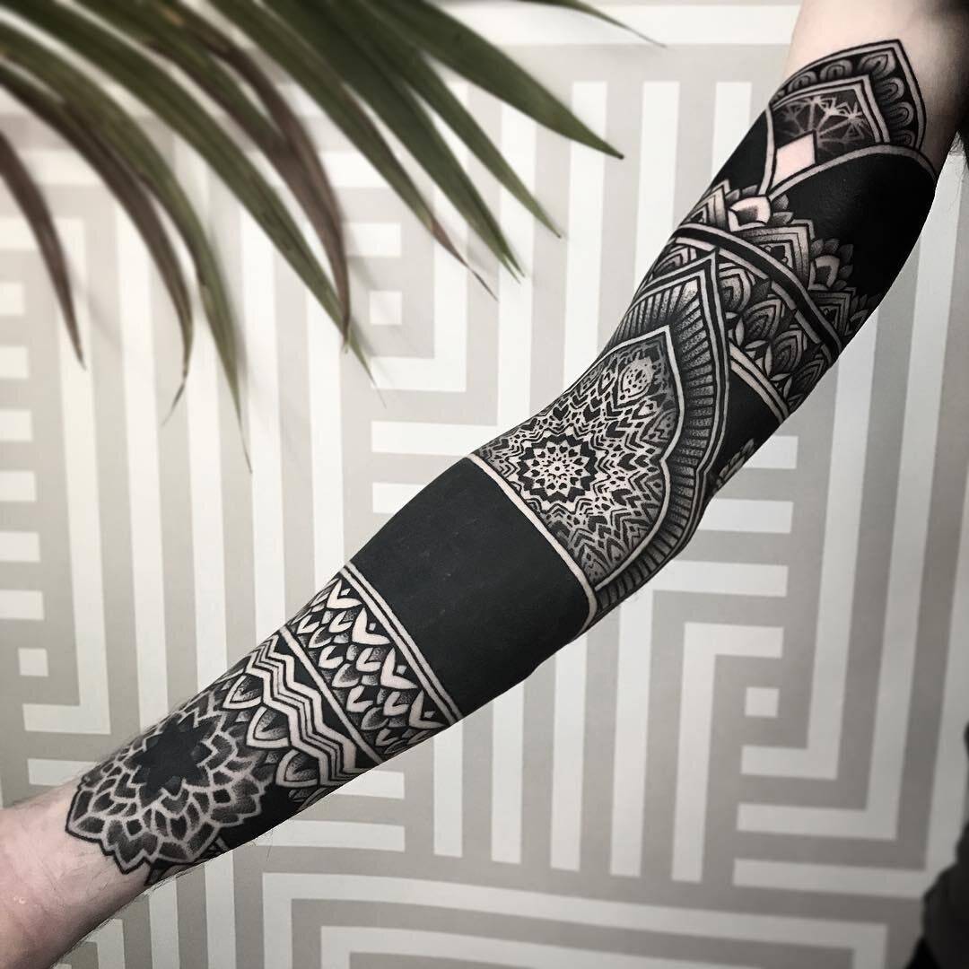 Блэкворк – 5 фото татуировок | тату в стиле blackwork