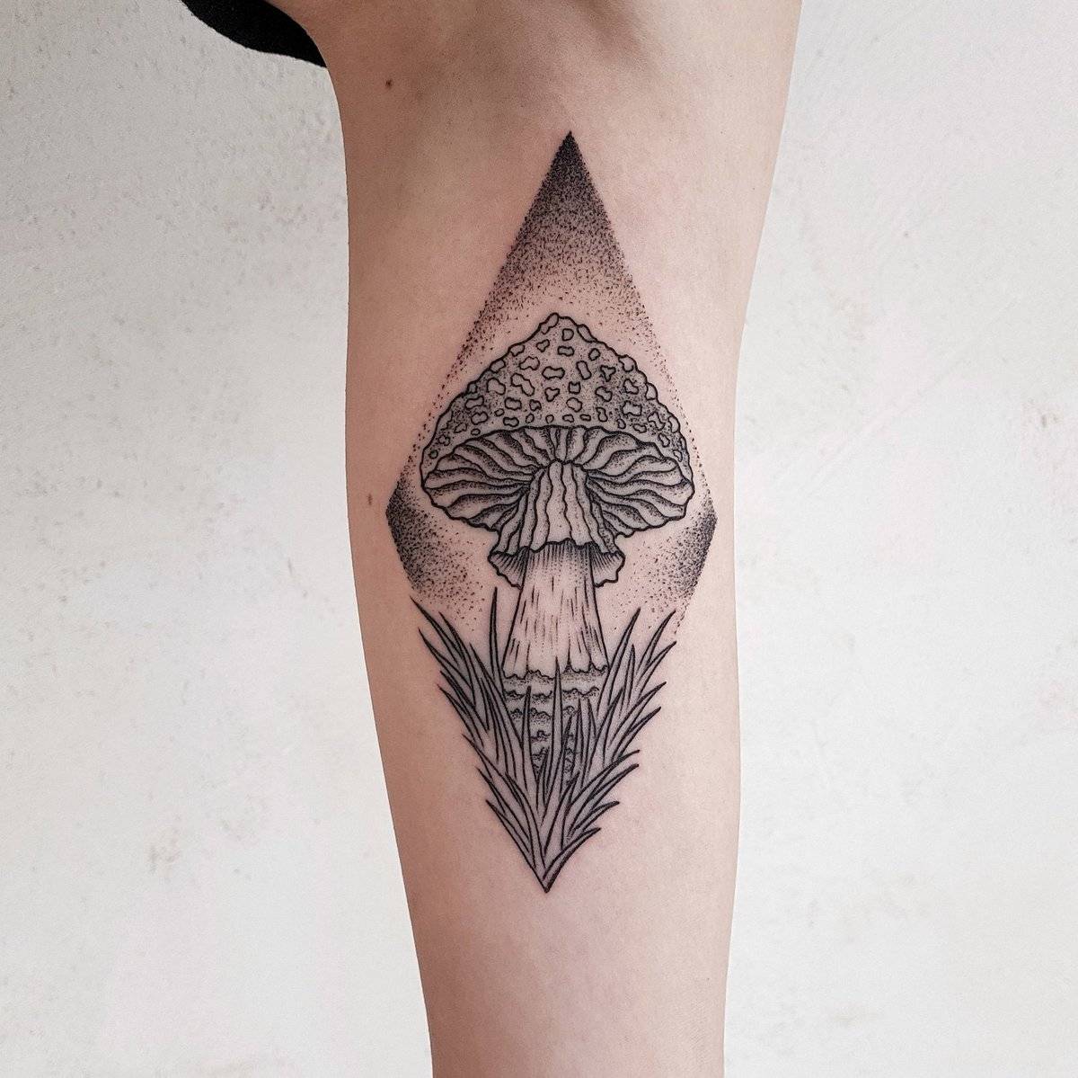 Значение тату «дотворк» (dotvork tattoo): смысл, история, фото рисунков, эскизы