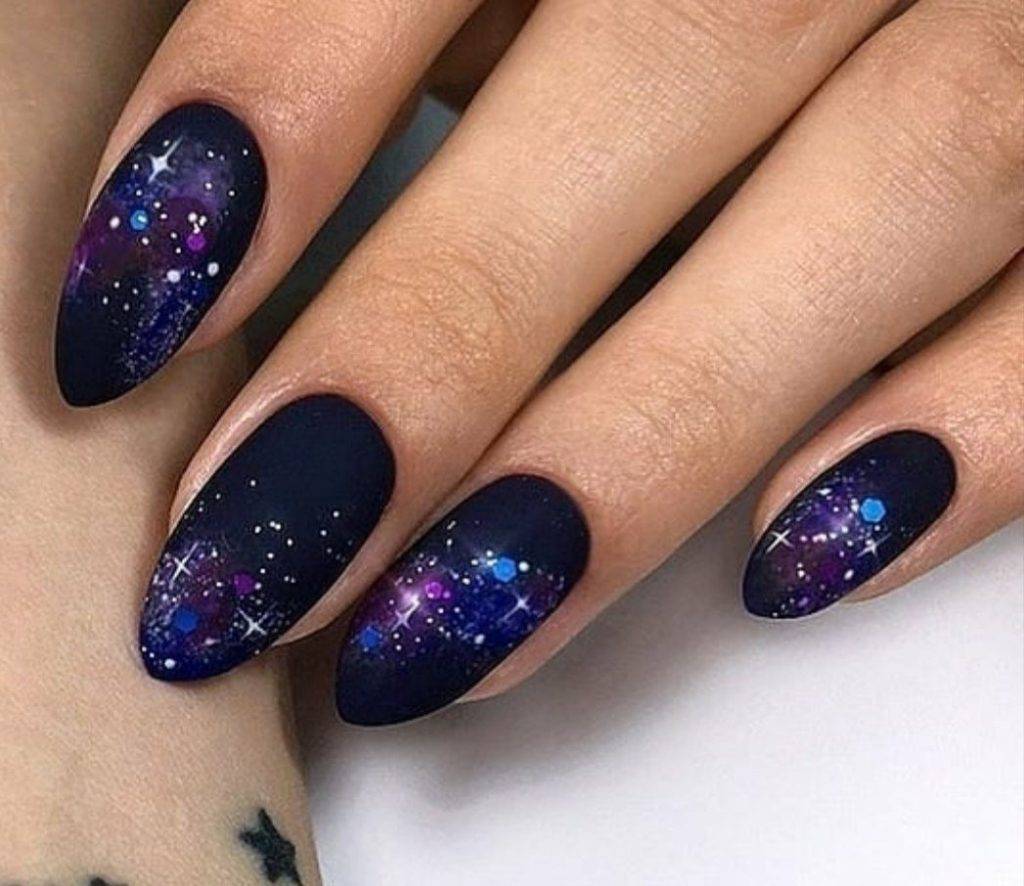 Маникюр в стиле космос